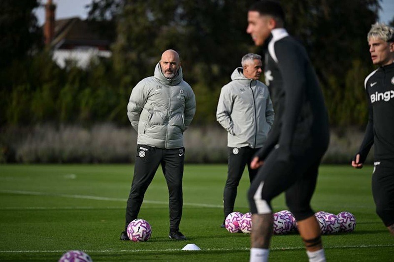 Hệ thống biến hình đội hình của Enzo Maresca giúp Chelsea làm chủ hoàn toàn không gian trên sân cỏ.