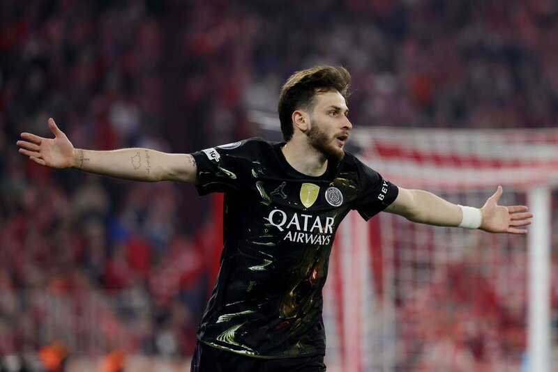 Thành công tại Champions League đưa Kvaratskhelia trở thành đối thủ đáng chú ý trong cuộc đua Ballon d'Or